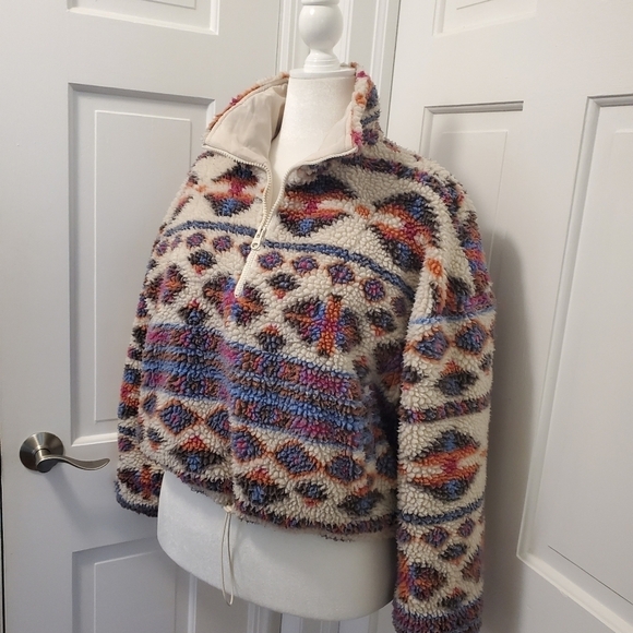 Pull&Bear Colorful Faux Sherpa Pullover Crop Style, Size XL. CASUAL AZTEC - Picture 2 of 11